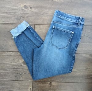Maurices High Rise Everflex Cropped Jeans- 14